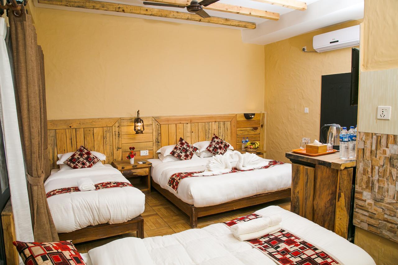 Hotel Tourist Residency Покхара Экстерьер фото