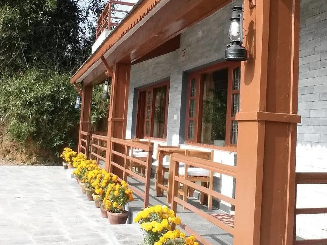 Hotel Tourist Residency Покхара Экстерьер фото